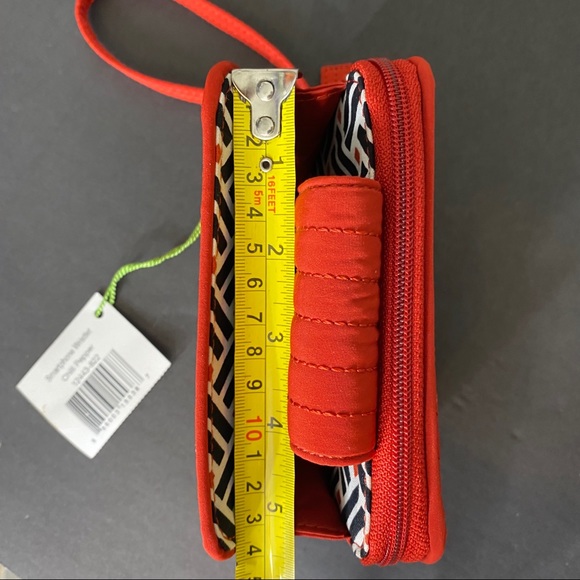 Retired Vera Bradley Microfiber Smartphone Wristlet in Chili Pepper - Picture 4 of 4